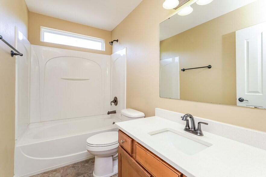 Building Photo - 4988 Old Towne Village Cir
