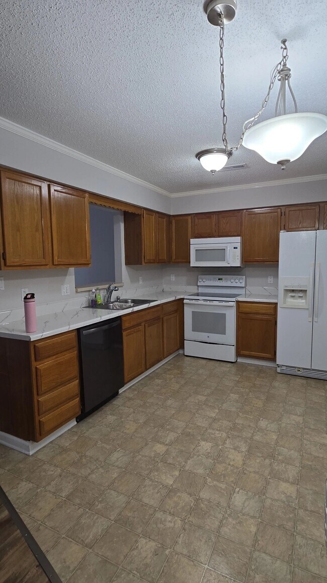 Building Photo - 7908 Eldin Way