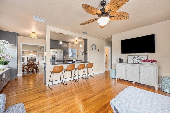 Building Photo - 2709 Upton St S