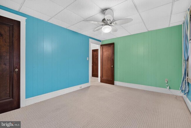 Building Photo - 832 Village Rd