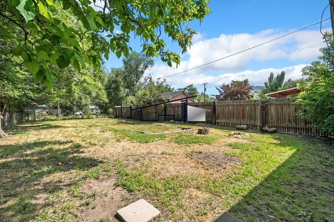 Building Photo - Ogden 2 Bedroom, 1 Bathroom!