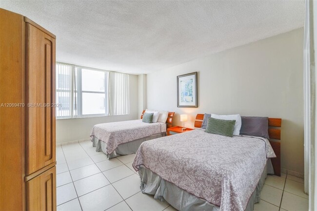 Building Photo - 5601 Collins Ave