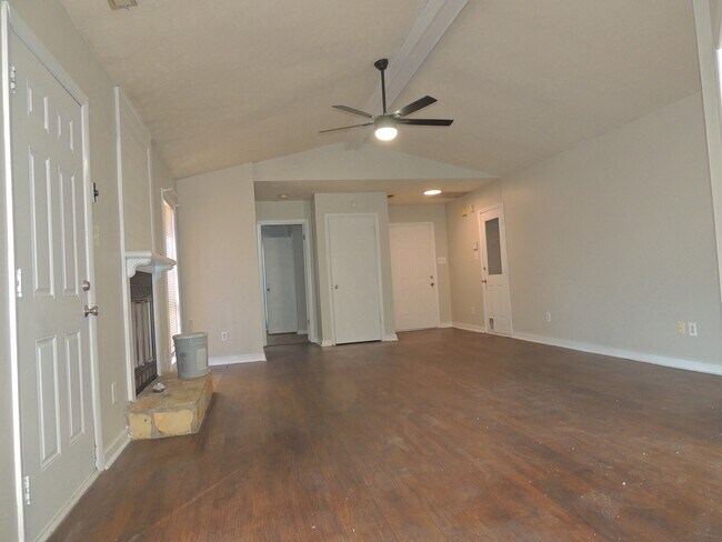 Building Photo - 6961 Candlewood Dr