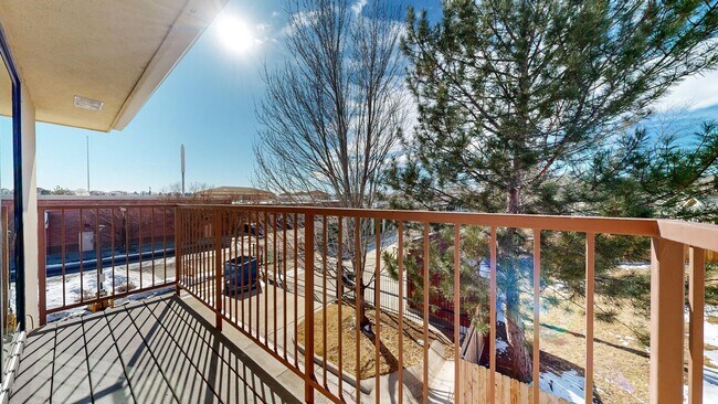 Building Photo - 2 Bed / 2 Bath Newly Renovated Apartment | Walkable Amenities in SW Loveland