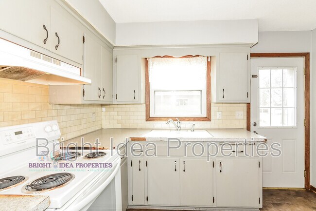 Building Photo - Pleasant Avenue - 9602