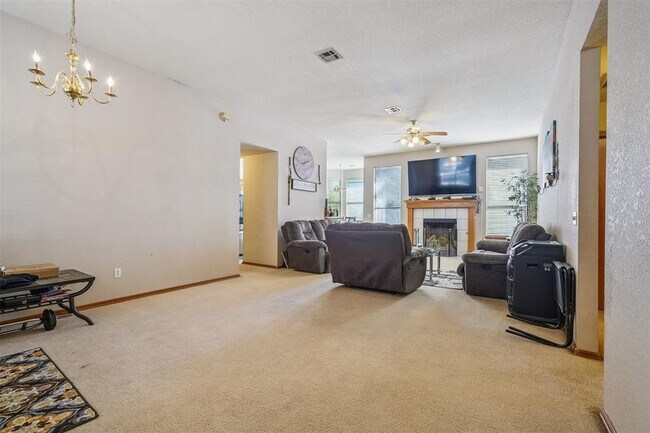 Building Photo - 16300 Seminole Pointe Pl