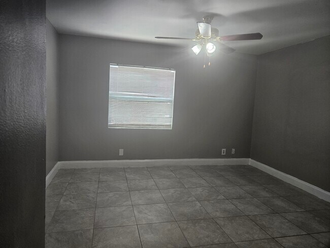 Building Photo - 6147 Moonbeam Dr