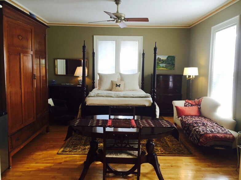 bedroom - 36 Greenough Ave