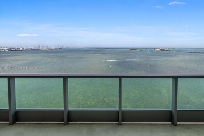 Building Photo - 1331 Brickell Bay Dr