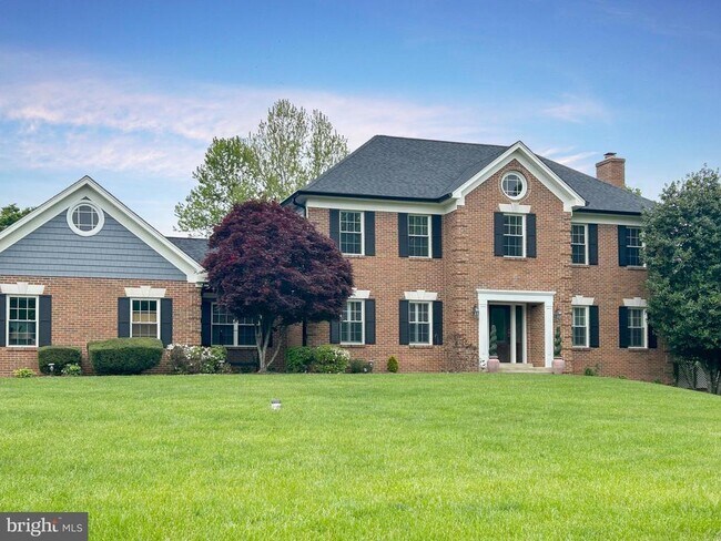 Building Photo - 1105 Ontario Ct