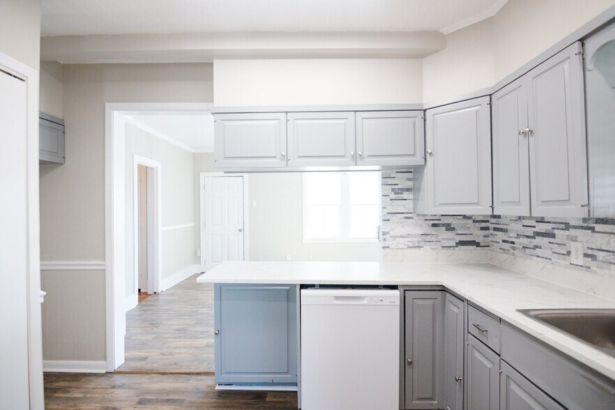 Building Photo - 311 S Morgan Ave