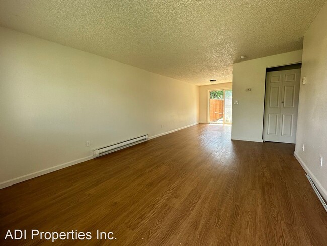 Building Photo - 2 br, 1 bath House - 22920 NE Halsey St #7