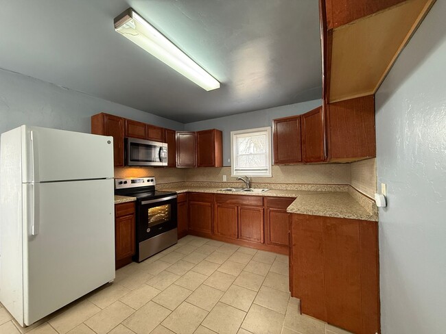 Building Photo - Charming Living in the Heart of Historic M...
