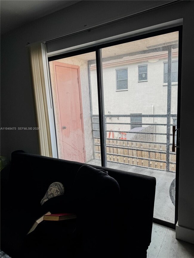 Building Photo - 841 NE 207th Ln