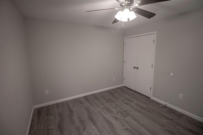 Building Photo - 1405 Greensboro Dr