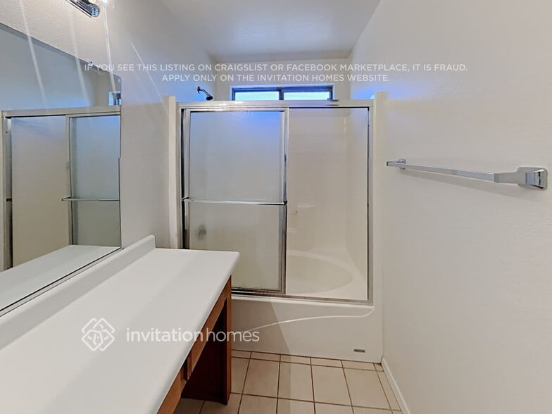 Building Photo - 3909 N 103rd Dr