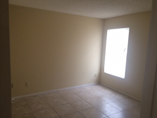 Building Photo - Spacious 4 Bed Pool Home!!!