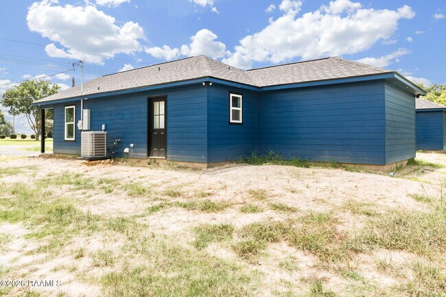 Building Photo - 142 Racca Rd