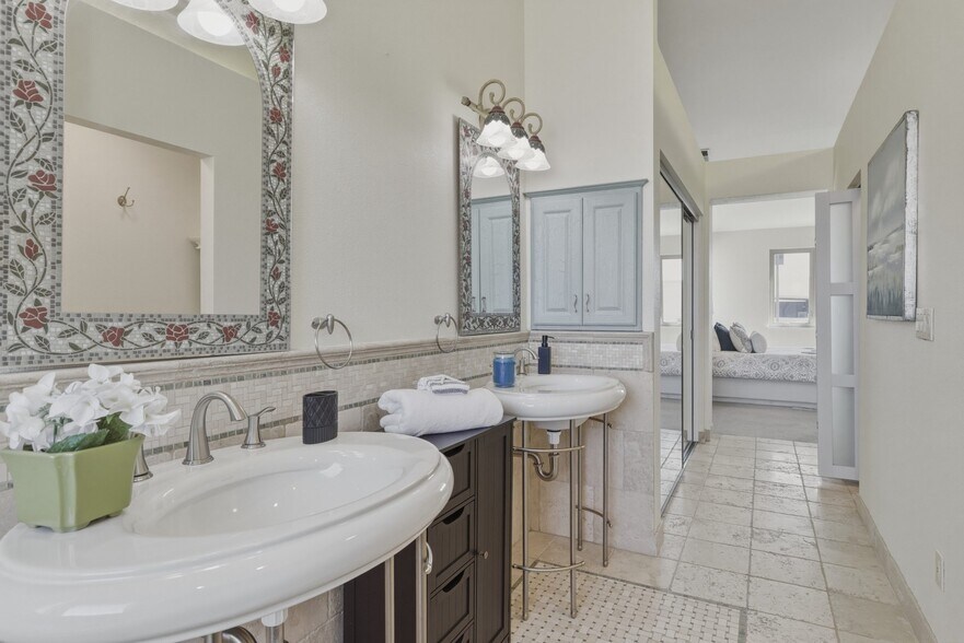 Building Photo - 1433 Jayhawk Ln