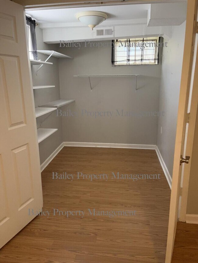 Building Photo - 6357 Doe Run Rd