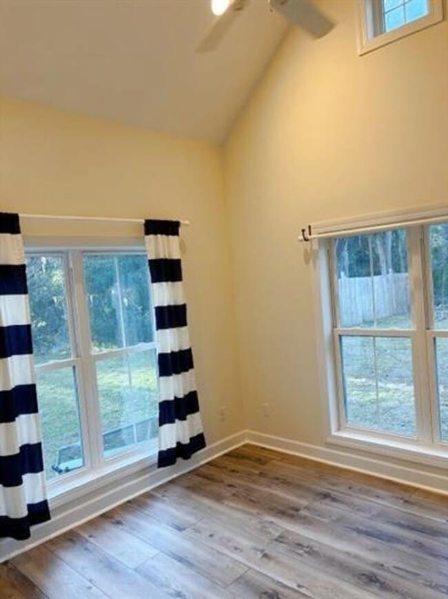 Building Photo - ***BEAUTIFUL QUAINT HOME NEAR MAYRIVER***