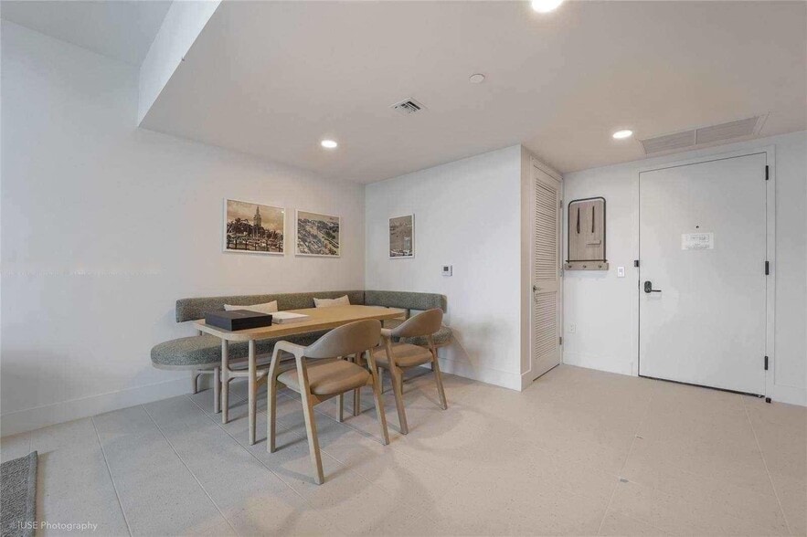 Building Photo - 159 NE 6th St