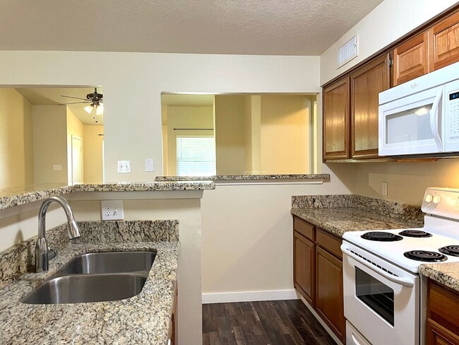 Building Photo - AUG 2026 PRE-LEASE!  Spacious 2 Bedroom Condo