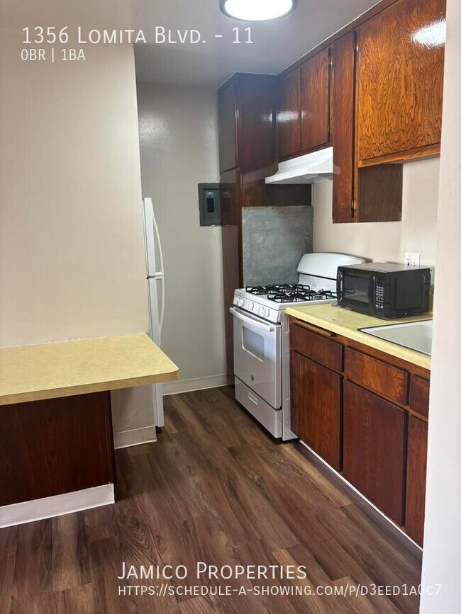 Building Photo - 1356 Lomita Blvd