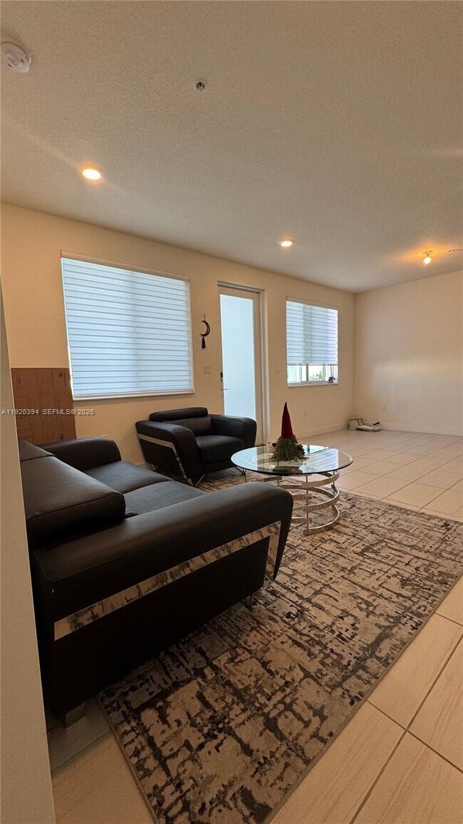 Building Photo - 6416 NW 102nd Ct