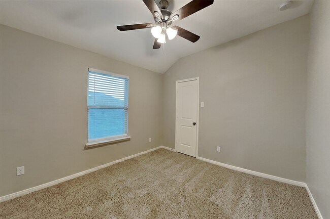 Building Photo - 22575 Valley Canyon