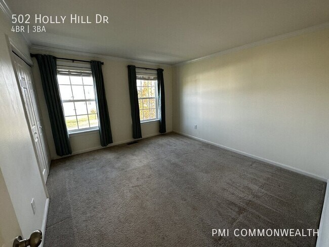 Building Photo - 502 Holly Hill Dr
