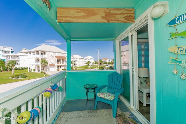 Building Photo - 301 Commerce Way