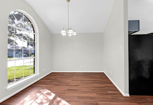 Building Photo - 4018 Floral Way Ct