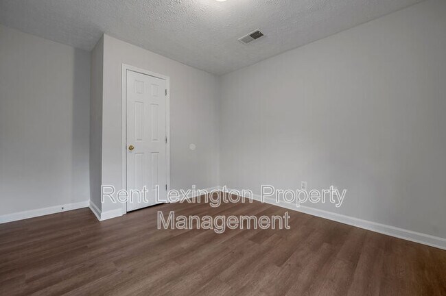 Building Photo - 660 Morgan Hills Dr
