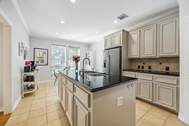 Building Photo - 422 McGowen St