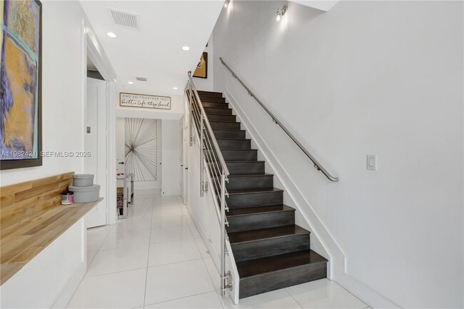 Building Photo - 6630 NW 104th Path