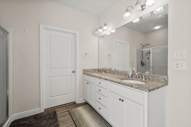 Building Photo - 317 Highbrook Rd