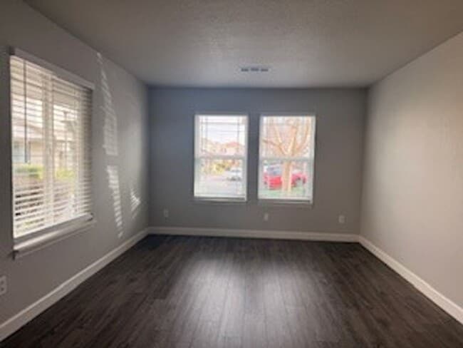 Building Photo - Stunning 4 Bed | 2.5 Bath Home – Fully Upgraded – Westgate Neighborhood