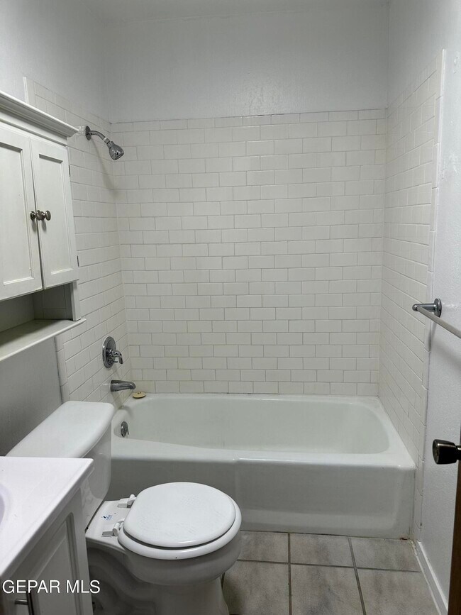 Building Photo - 8705 Galena Dr