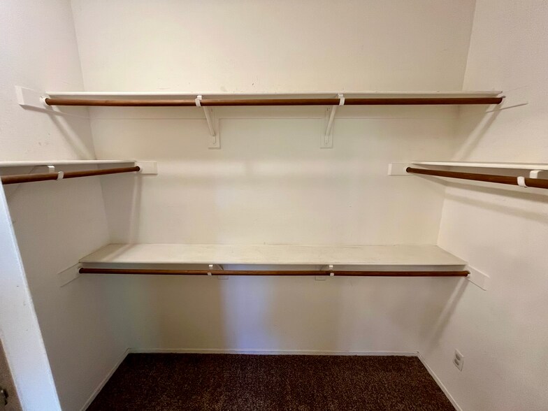 Building Photo - 1559 Park Meadows Dr