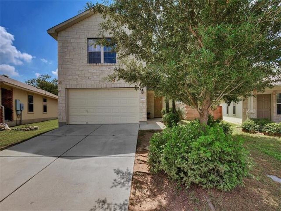 Building Photo - 8705 Davis Oaks Trail