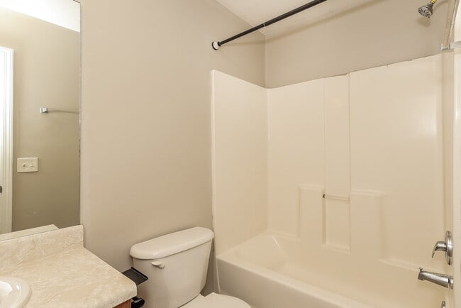 Building Photo - 7823 Cambridge Dr