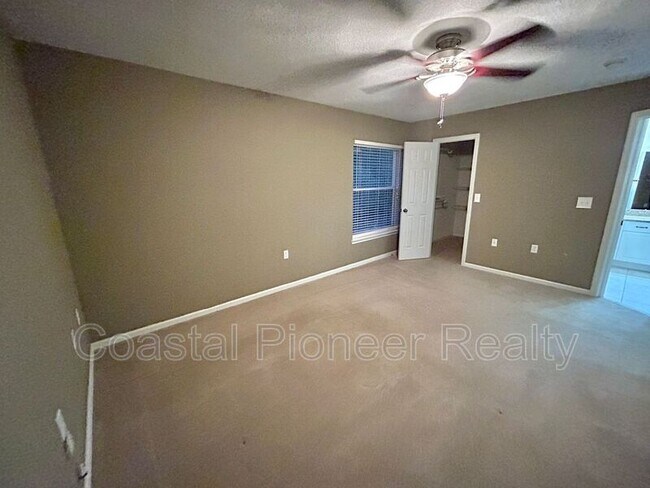 Building Photo - 6211 Ashbury Palms Dr