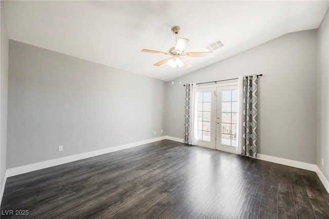 Building Photo - 138 Cam Capri