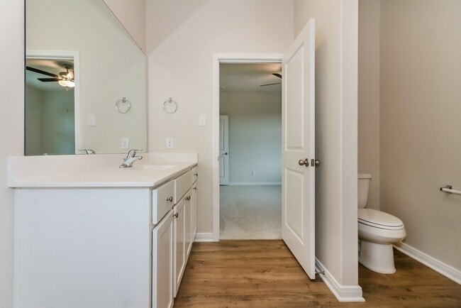 Building Photo - 401 Sunny Highlands Dr