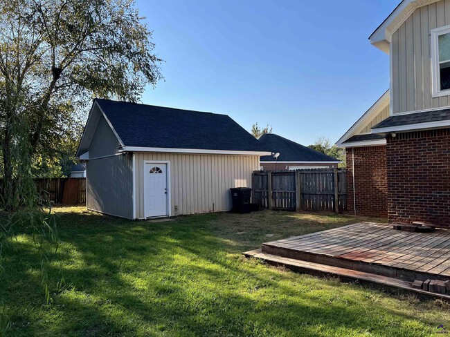 Building Photo - 108 Wilkes Ct