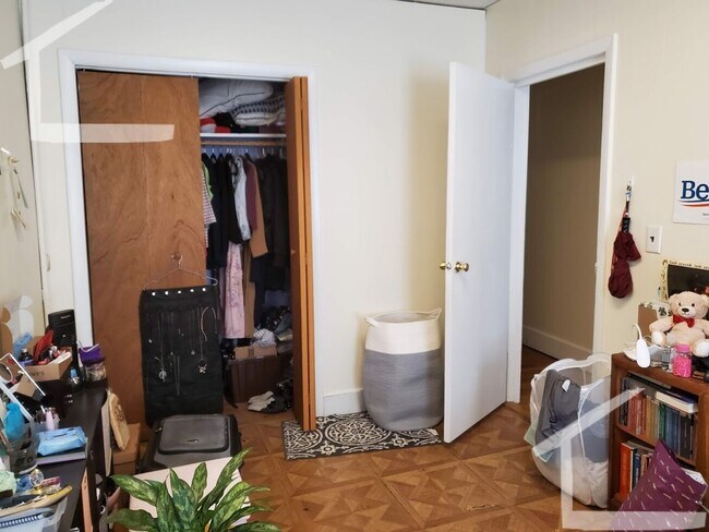 Building Photo - Great 2 Bed Close to BU and Green Line!