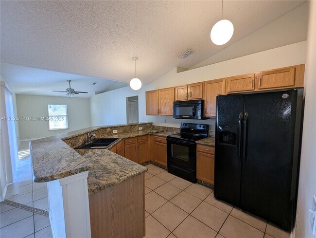 Building Photo - 78 Pine Grove Dr