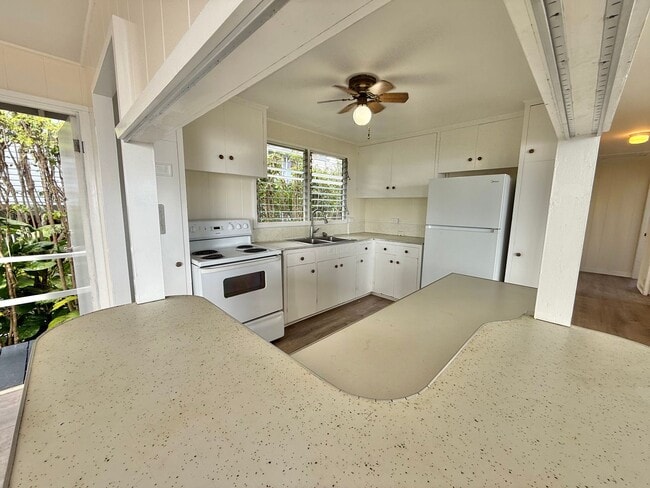Building Photo - 3670 Hilo Pl