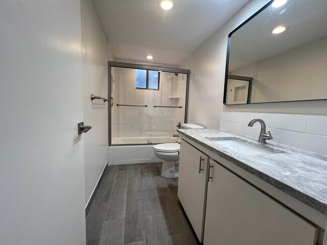 Building Photo - 43 Brigantine Ct